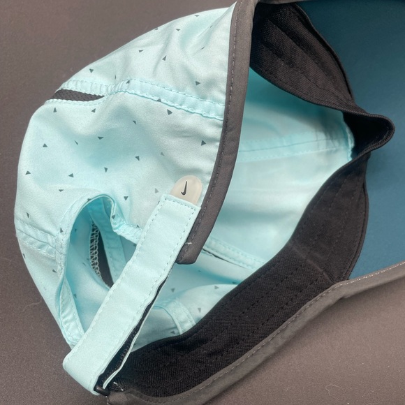 Nike RUN Swoosh Performance Cap Dri-Fit - Picture 3 of 4